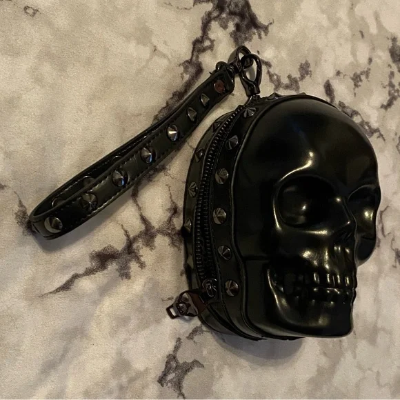 💀 Molded Skull Studded Evening Wristlet Belt Bag Pouch - Picture 2 of 9